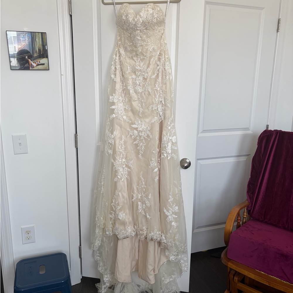 Strapless Lace Appliqué Wedding Dress in Ivory